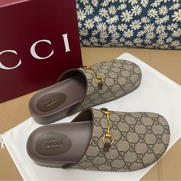 Gucci Women's Slippers - Picture 1 of 7
